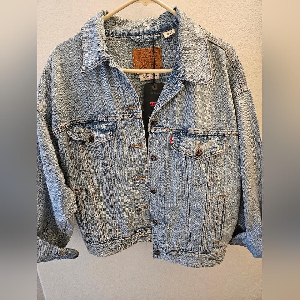 NWT Levi's 90s trucker jacket